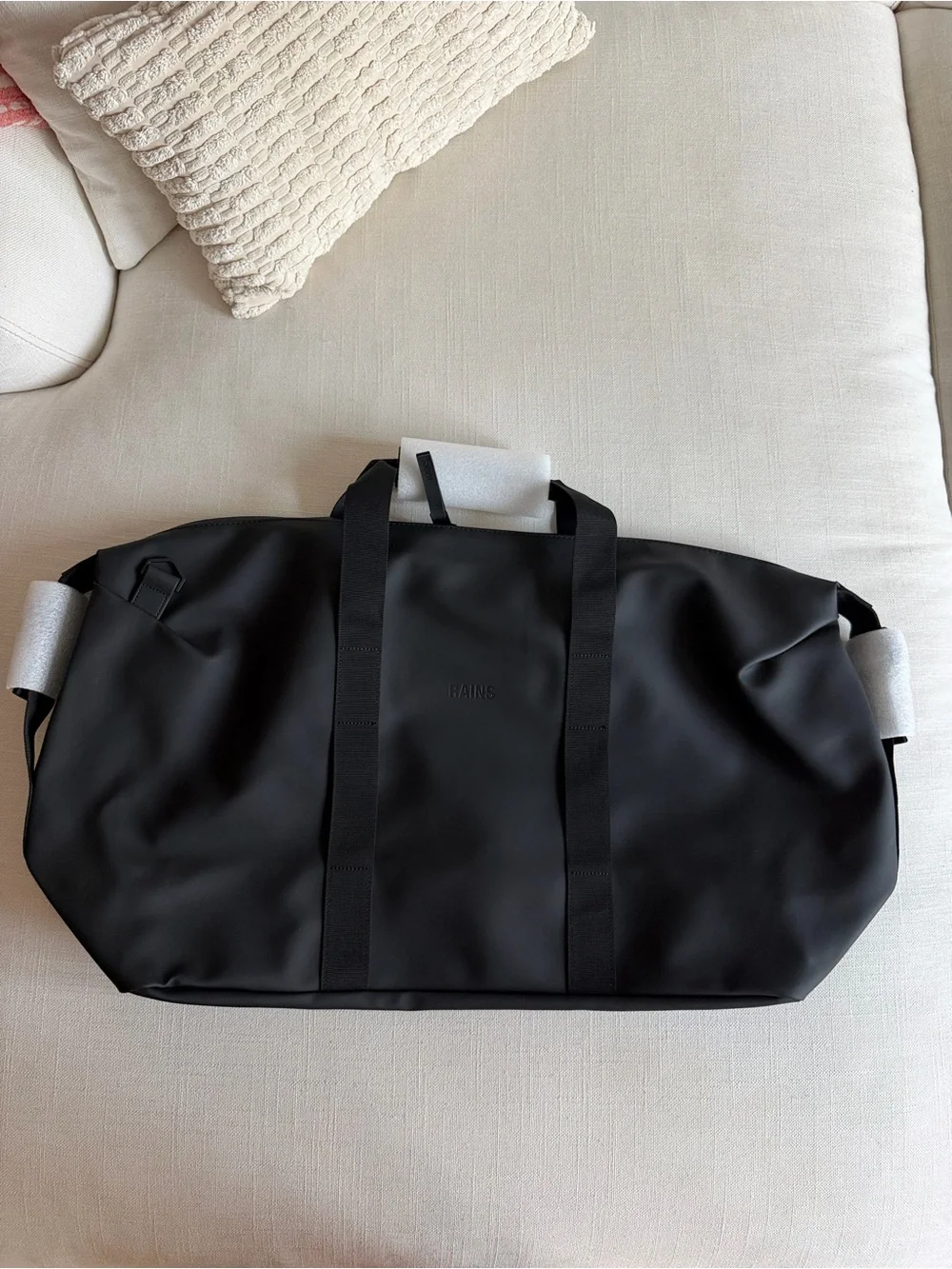 New Rains Black Minimal Weekend Duffel